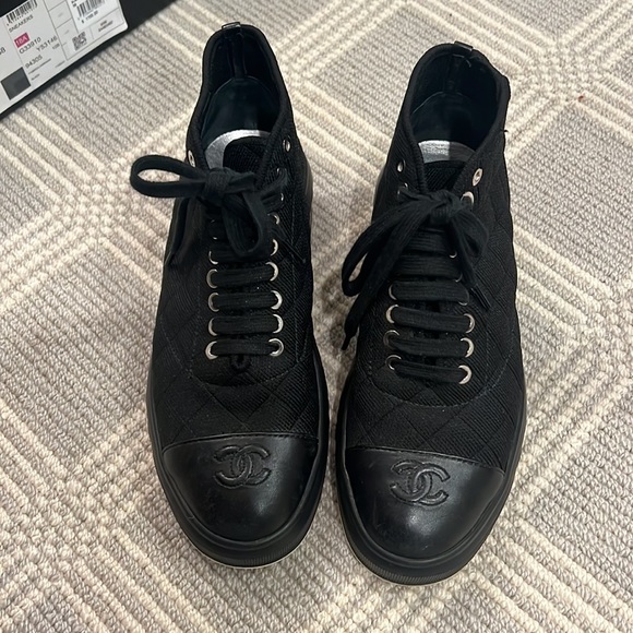 Chanel Interlocking CC Logo Leather Trim Embellishment - Picture 2 of 8